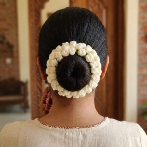 Scrunchie Gajra- Mogra (Off white)